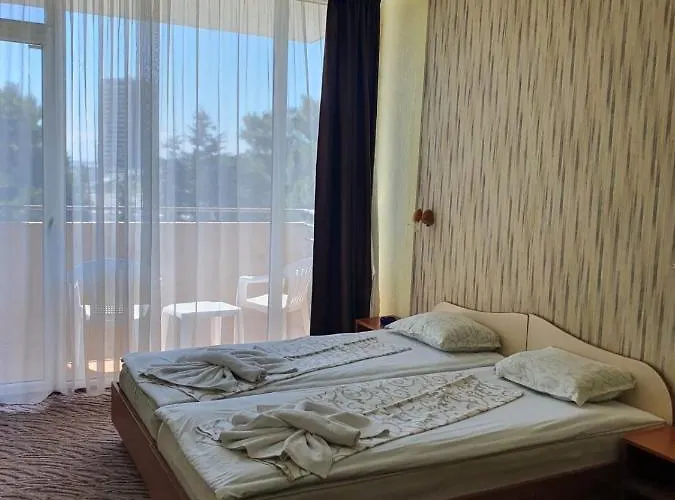 Balaton فندق ساني بيتش