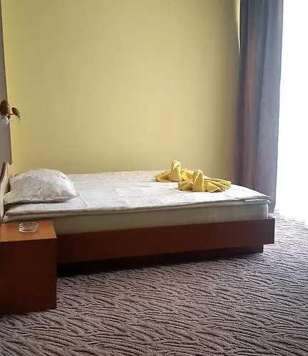 Хотел балатон 2*